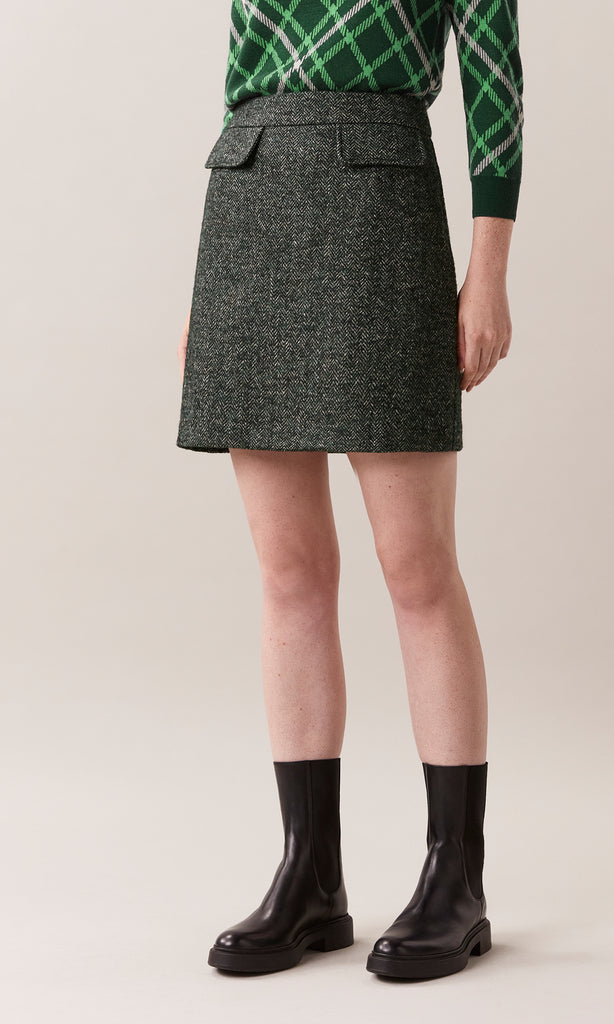 Goodrich luxurious high-end wool, alpaca and linen blend A-line mini skirt with flap pockets in green herringbone