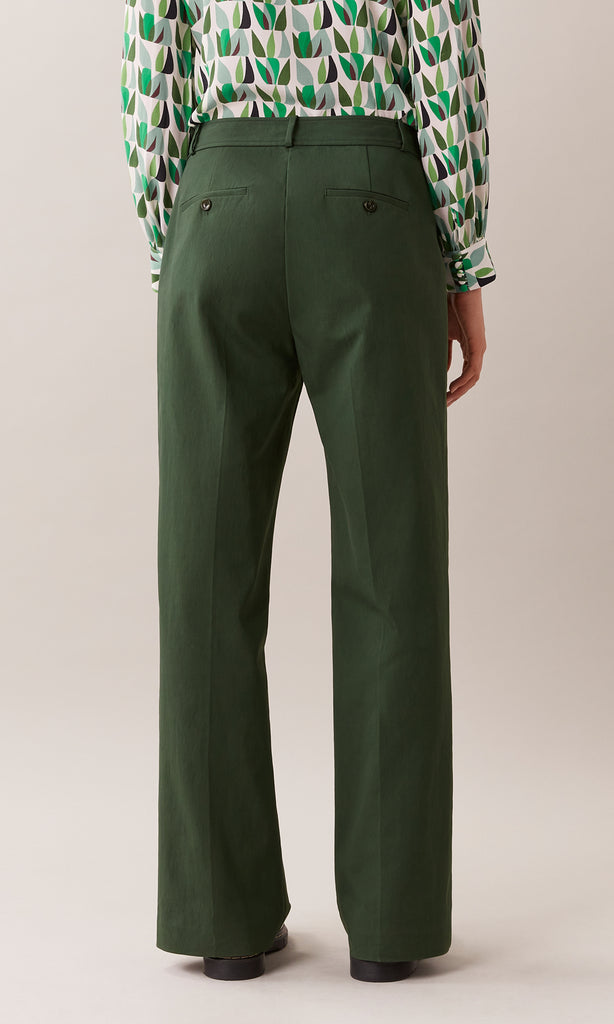 Leon Italian cotton blend twill 1970s inspired mid rise wide leg trouser with front patch pockets and waistband topstitch detailing in green